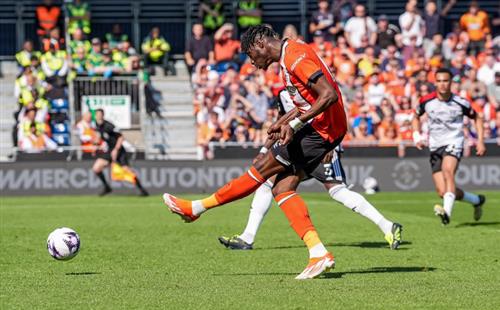 Thị trấn Luton vs Fulham