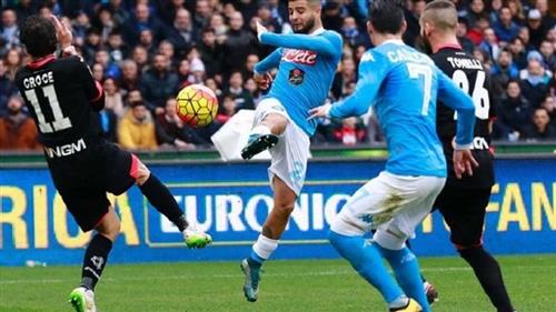 Empoli đấu với Napoli