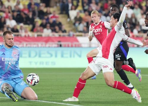 Monaco đấu với Lyon